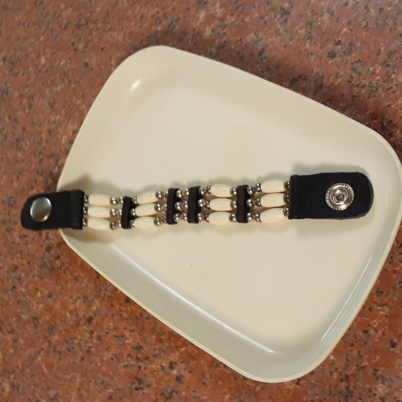 Vintage! southwest style leather, silver, and bone bracelet - Picture 3 of 4